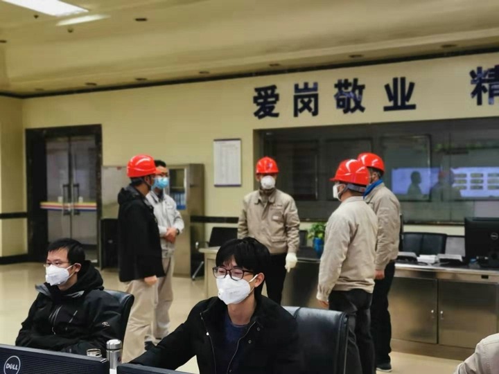万众一心共克时艰，，，，，，众志成城战胜疫情