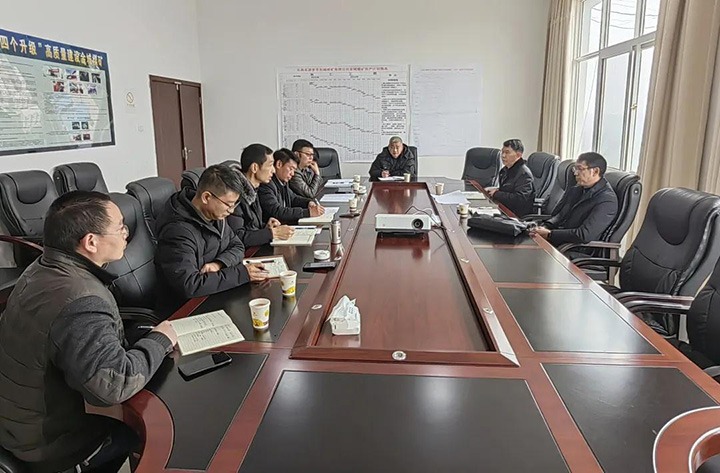 云煤（创世大发）集团党委委员、副总司理缪和星一行到云南东源罗平东城煤矿有限公司督导调研