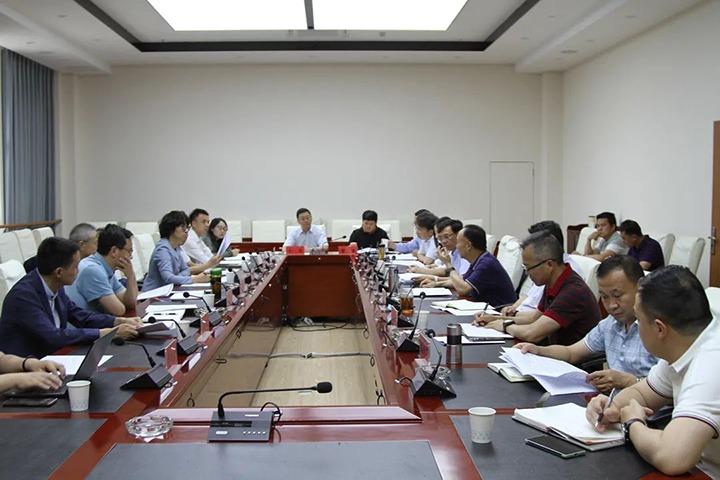 省政府副秘书长、省国资委主任黄小荣到云煤（创世大发）集团调研